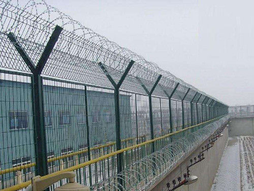 Hapishane ve Anahtar Proje Koruması İçin Galvanizli Jiletli Tel Tel Çit Kullanımı